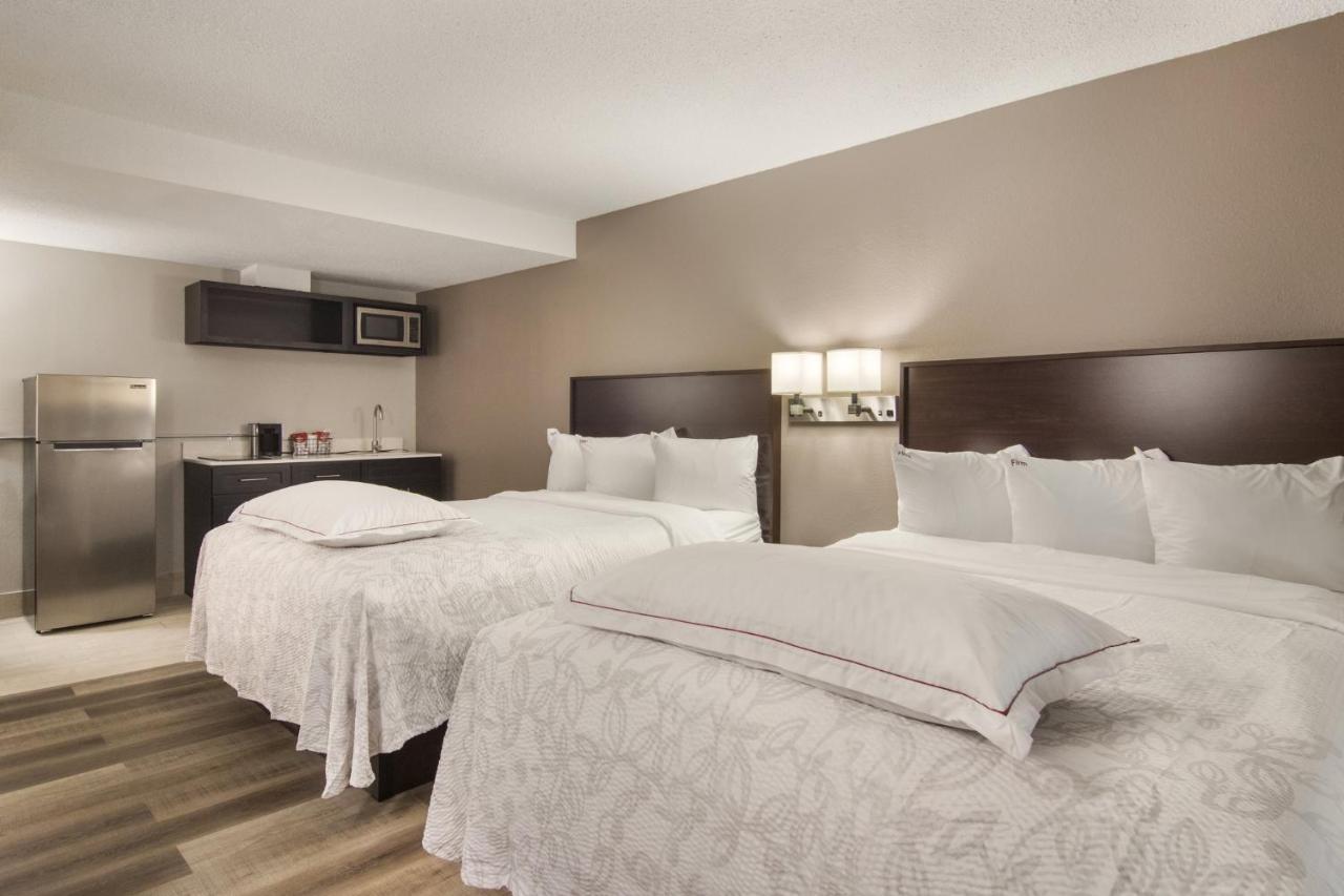 Red Roof Inn Plus & Suites Эри Экстерьер фото