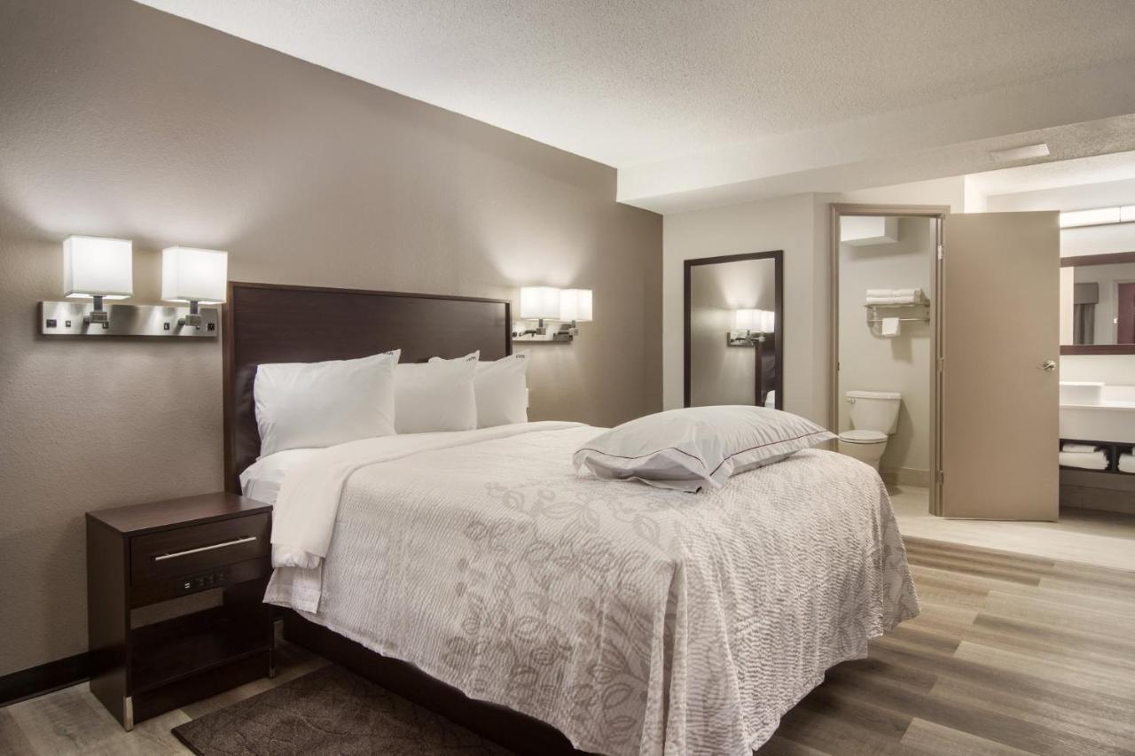 Red Roof Inn Plus & Suites Эри Экстерьер фото