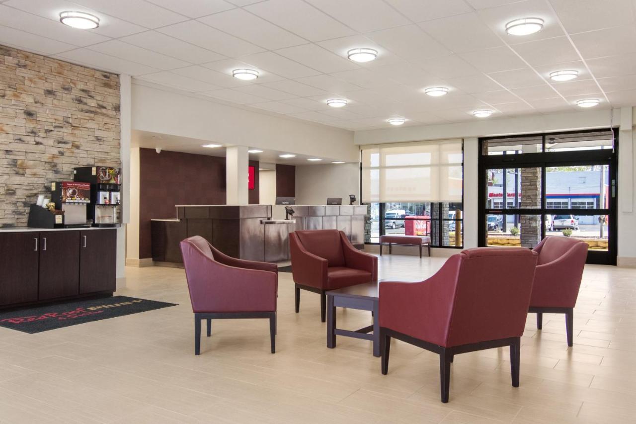 Red Roof Inn Plus & Suites Эри Экстерьер фото